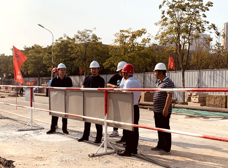 六安市重點工程建設(shè)管理處黨組書記、主任陳斌到長安路南延項目檢查指導(dǎo)工作